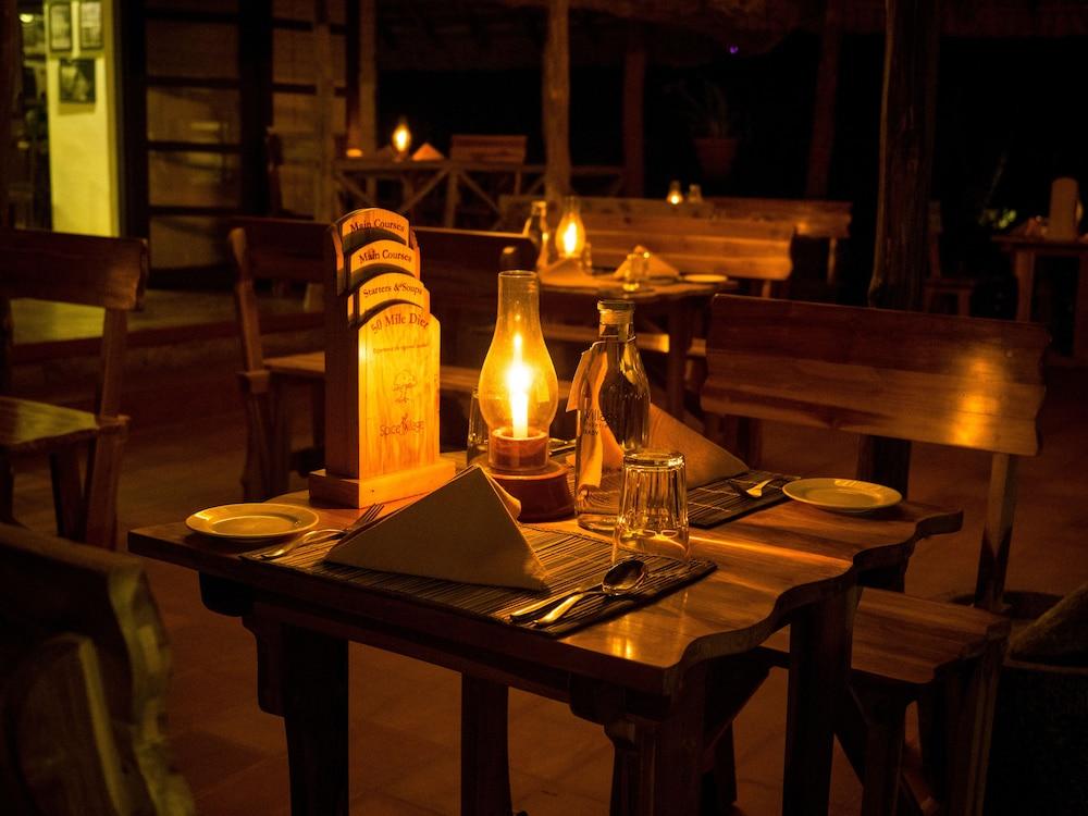 Spice Village Thekkady - A Cgh Earth Experience Экстерьер фото